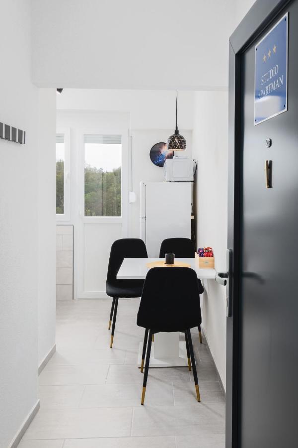 Studio Apartman Sirius Слуни Экстерьер фото